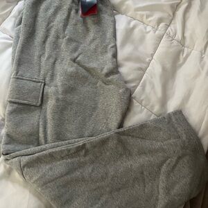 men’s Reebok XL sweatpants.
